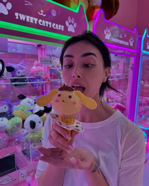 chloe surreal ig